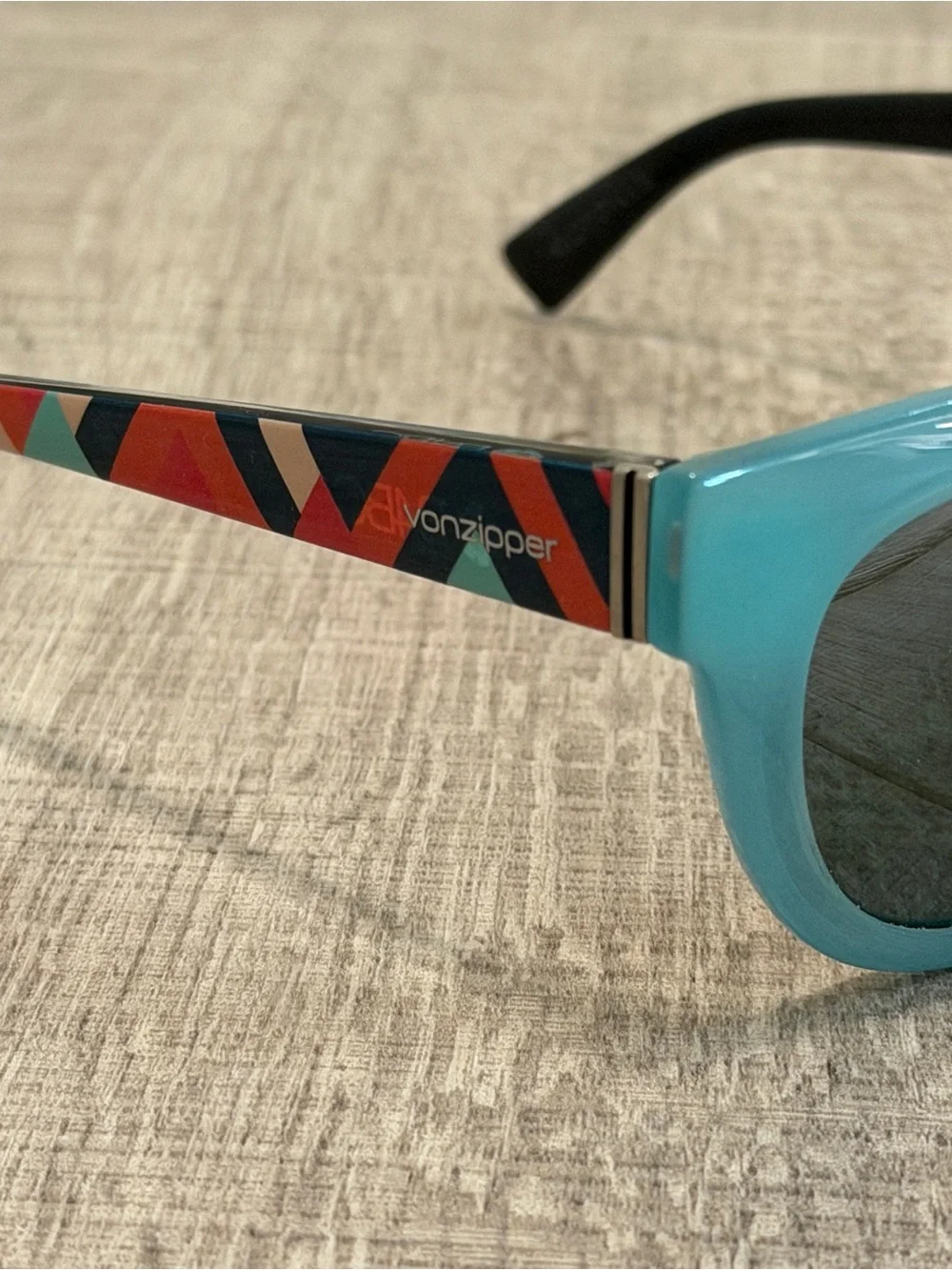 VONZIPPER Cat-Eye Sunglasses